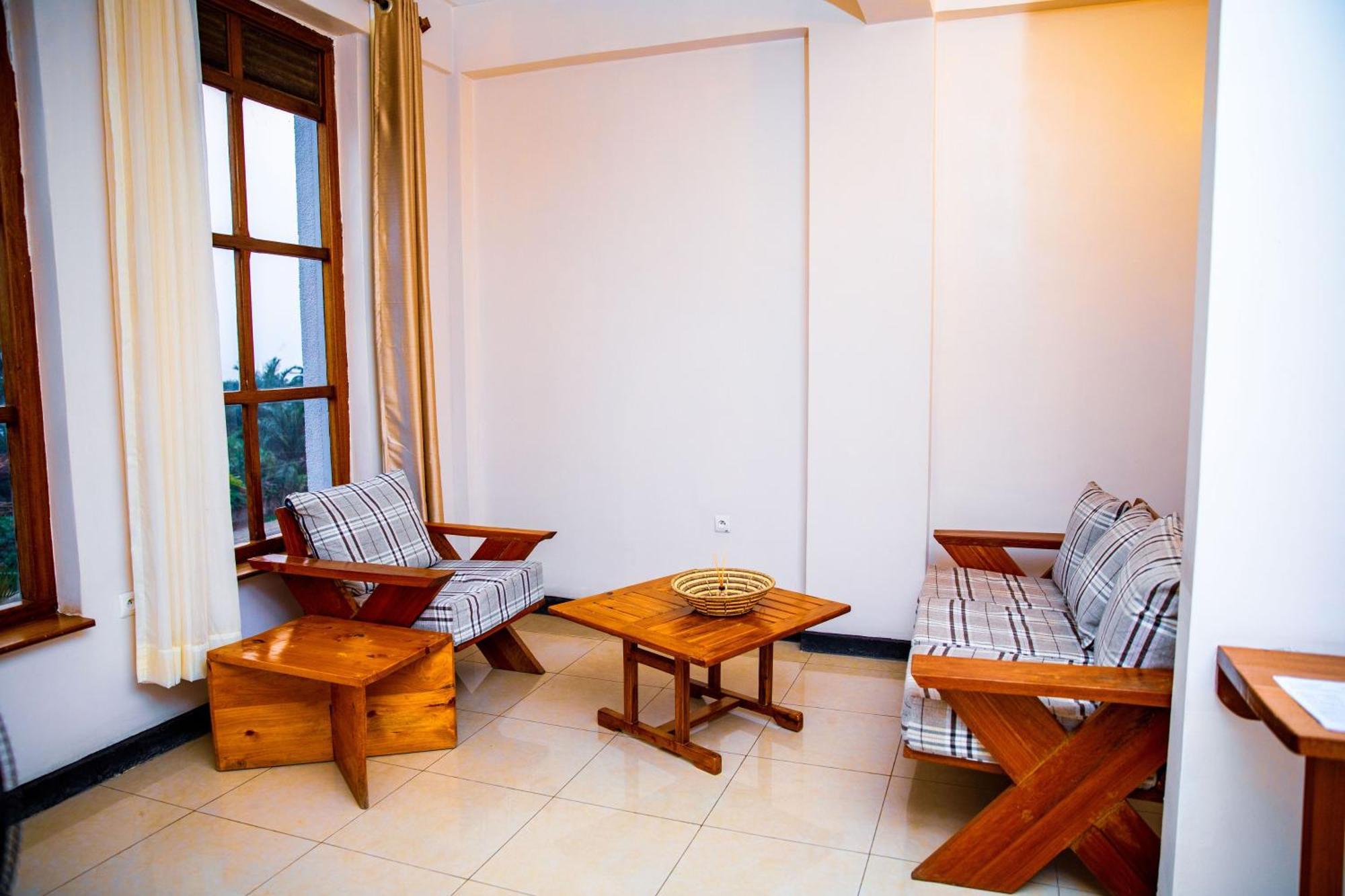 Kivu Hilltop View Resort 吉塞尼 外观 照片
