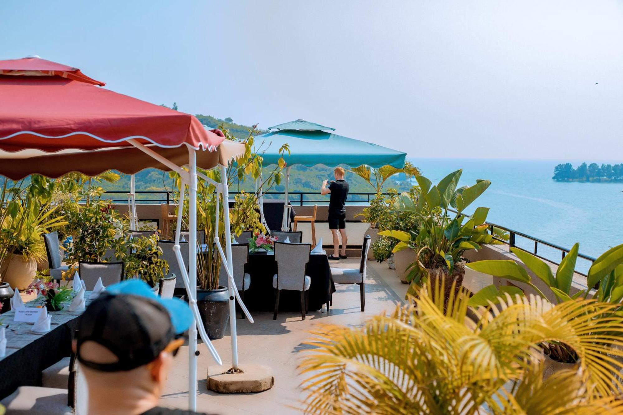 Kivu Hilltop View Resort 吉塞尼 外观 照片